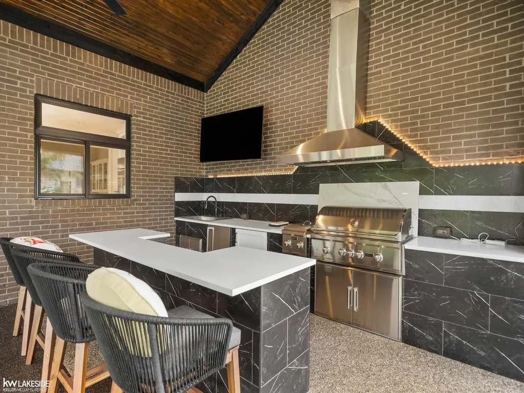 5769 Cotswold Drive Washington Township MI 48094
