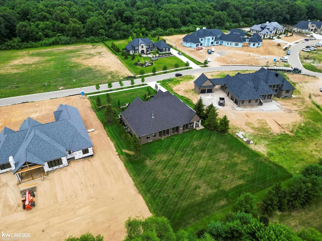 5769 Cotswold Drive Washington Township MI 48094