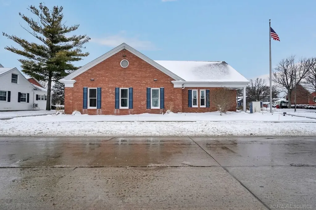 102 S 3rd Street St. Clair City MI 48079