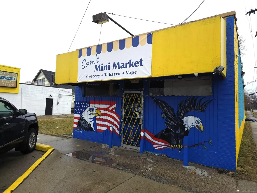 20032 Kelly Road Harper Woods City MI 48225