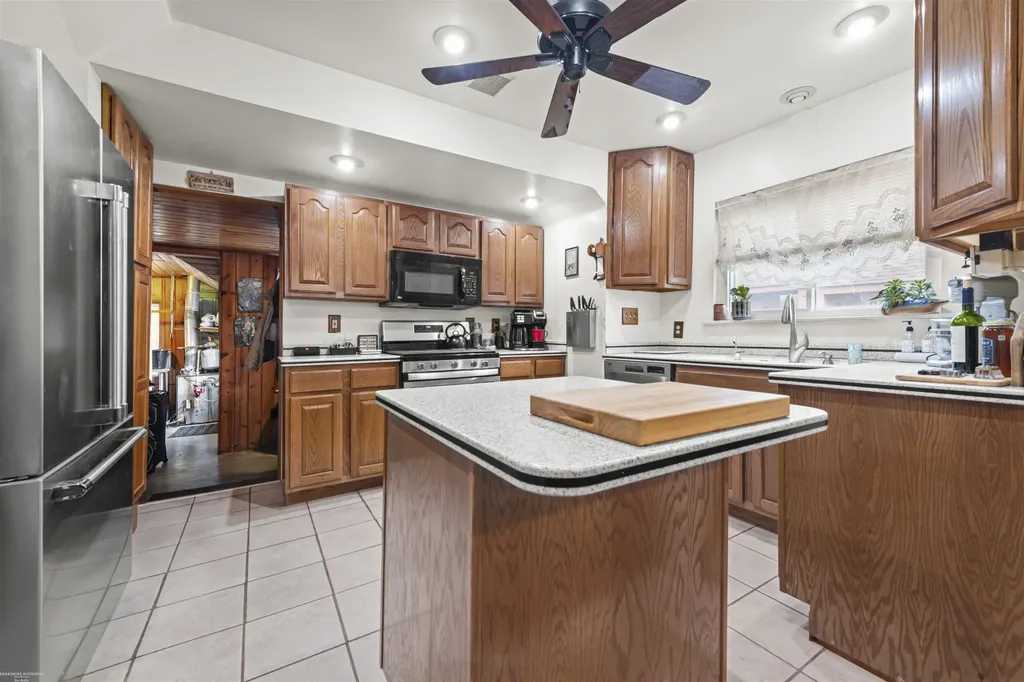 22437 Milner Street St. Clair Shores City MI 48081