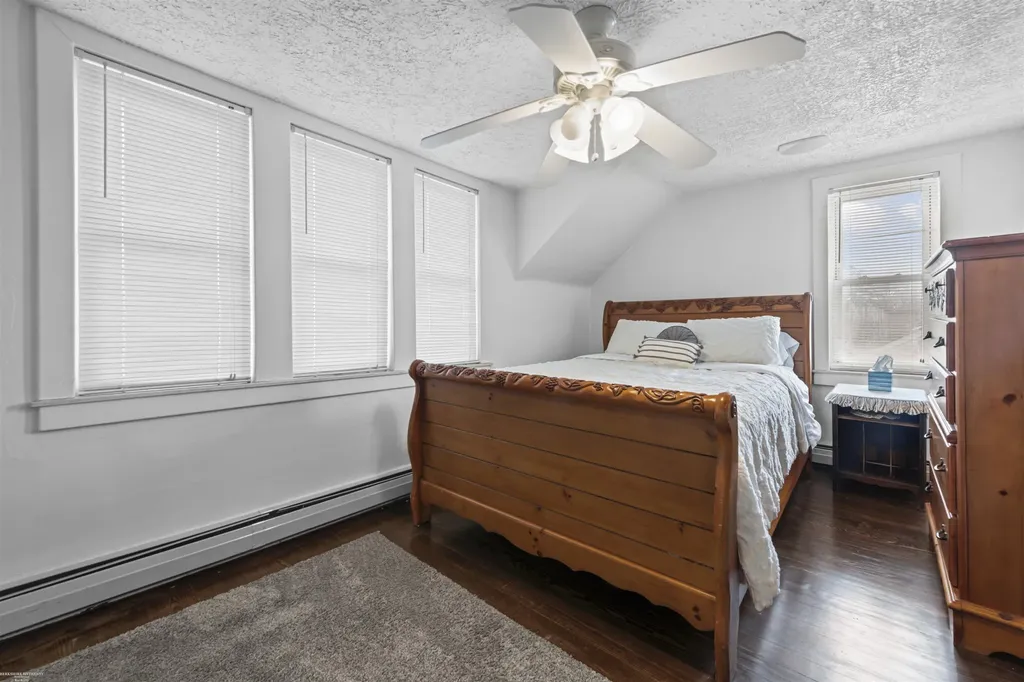 22437 Milner Street St. Clair Shores City MI 48081