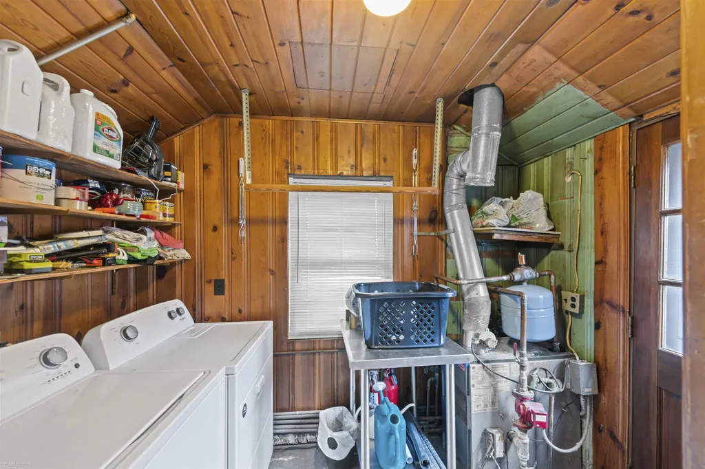 22437 Milner Street St. Clair Shores City MI 48081