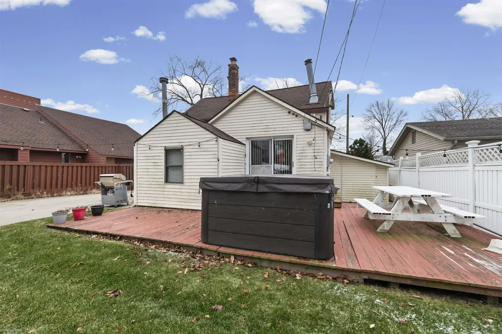 22437 Milner Street St. Clair Shores City MI 48081
