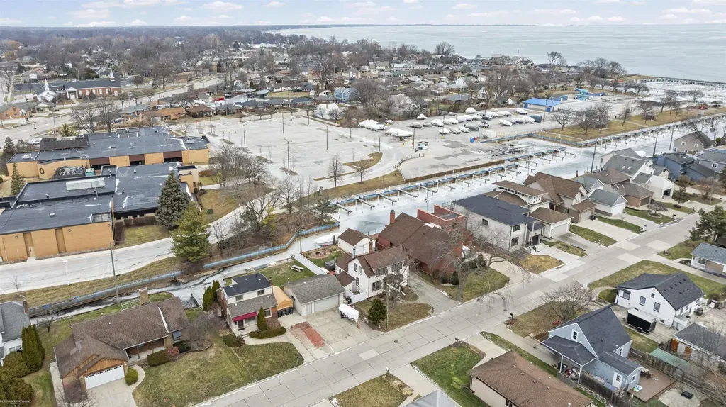 22437 Milner Street St. Clair Shores City MI 48081