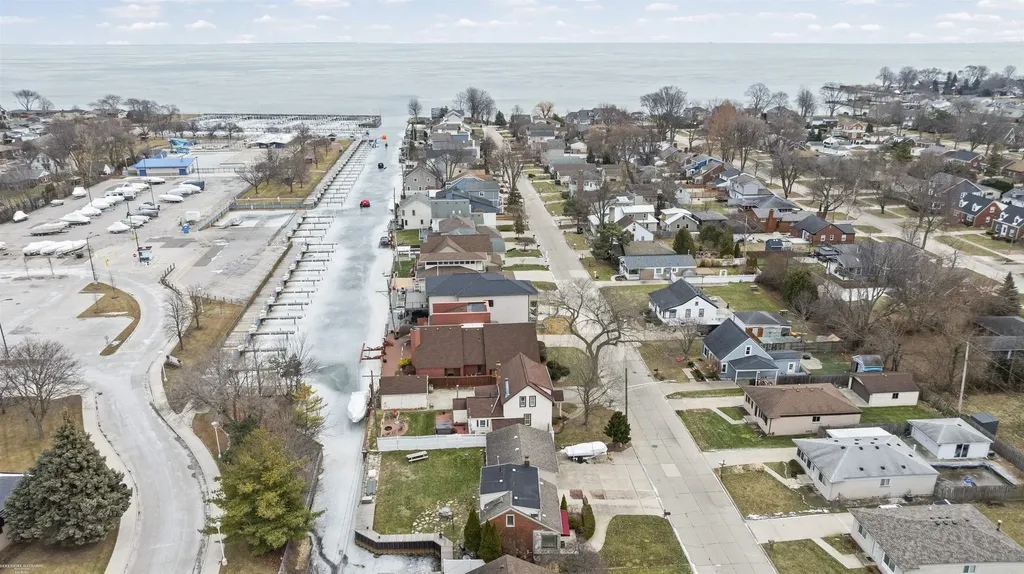 22437 Milner Street St. Clair Shores City MI 48081