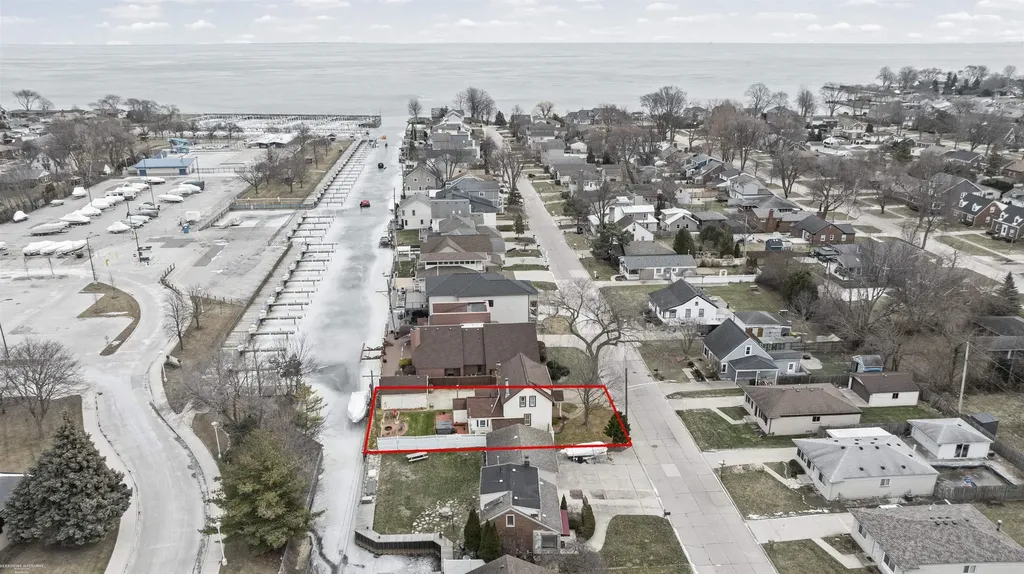 22437 Milner Street St. Clair Shores City MI 48081