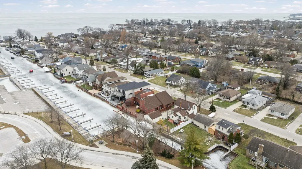 22437 Milner Street St. Clair Shores City MI 48081