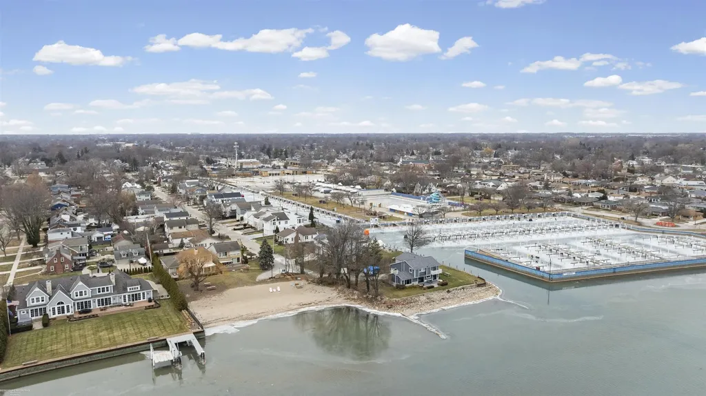22437 Milner Street St. Clair Shores City MI 48081