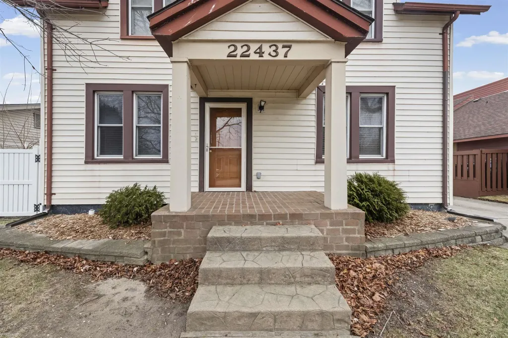 22437 Milner Street St. Clair Shores City MI 48081