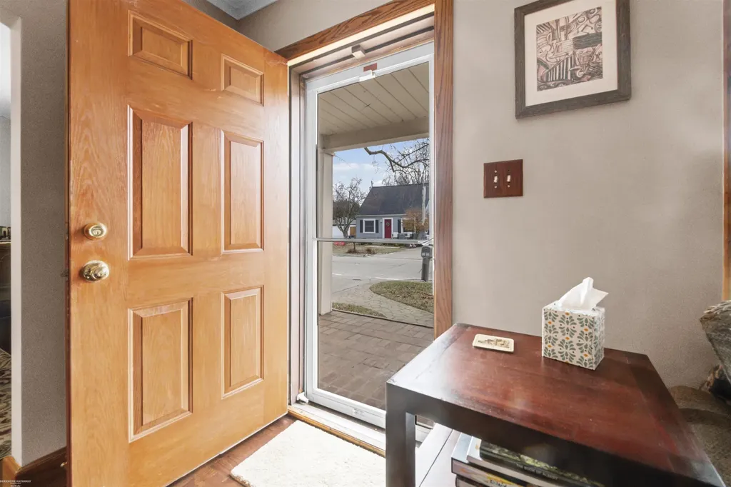 22437 Milner Street St. Clair Shores City MI 48081