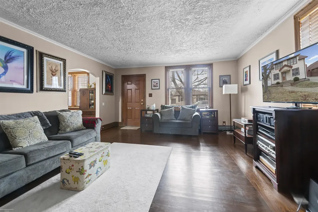 22437 Milner Street St. Clair Shores City MI 48081