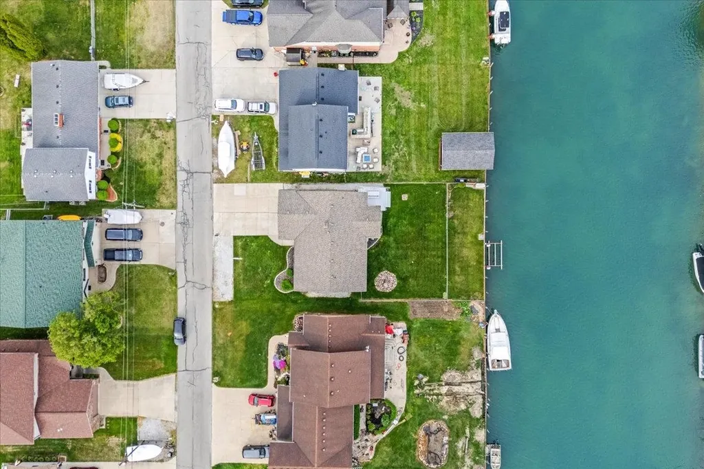 7261 Bluebill Street Clay Township MI 48001