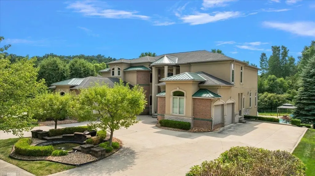 61403 Barclay Drive Washington Township MI 48094