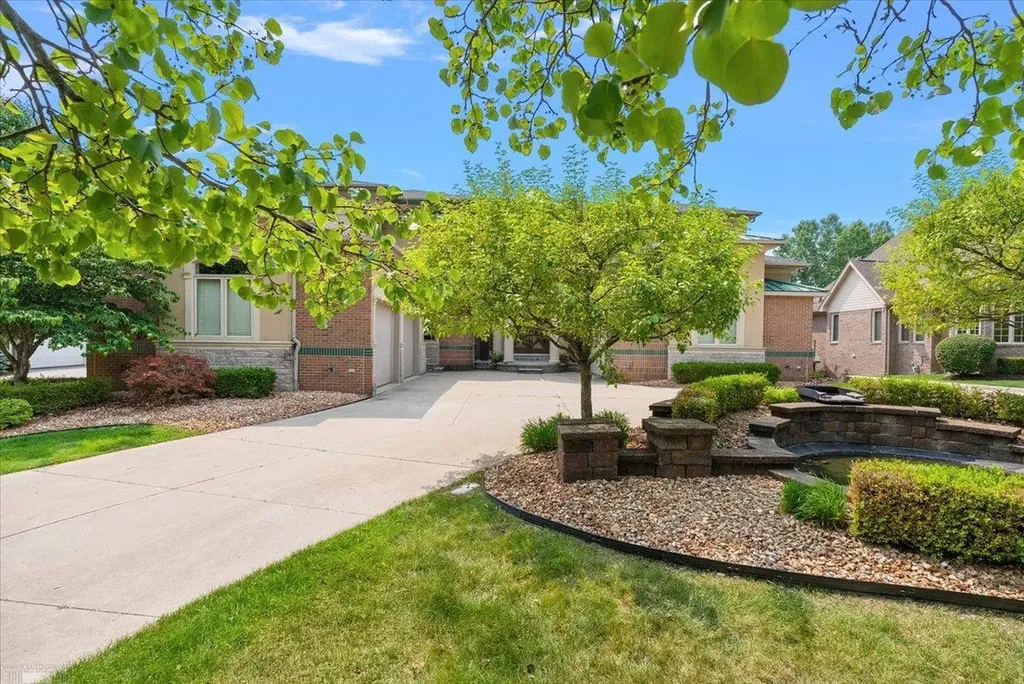 61403 Barclay Drive Washington Township MI 48094