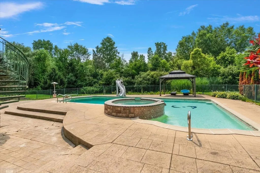 61403 Barclay Drive Washington Township MI 48094