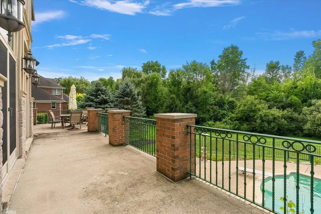 61403 Barclay Drive Washington Township MI 48094