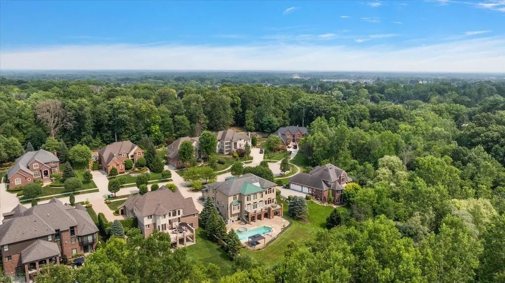 61403 Barclay Drive Washington Township MI 48094