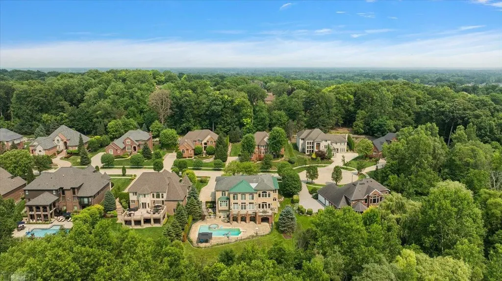 61403 Barclay Drive Washington Township MI 48094