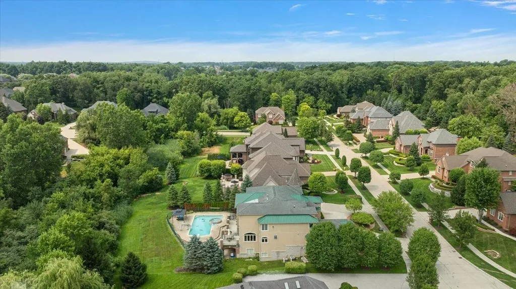 61403 Barclay Drive Washington Township MI 48094