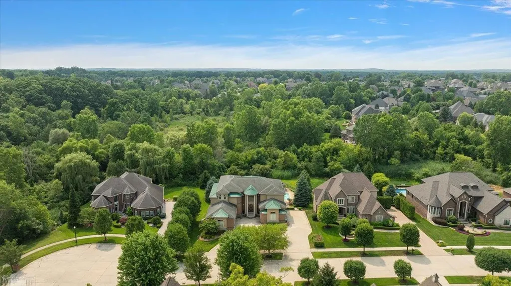61403 Barclay Drive Washington Township MI 48094