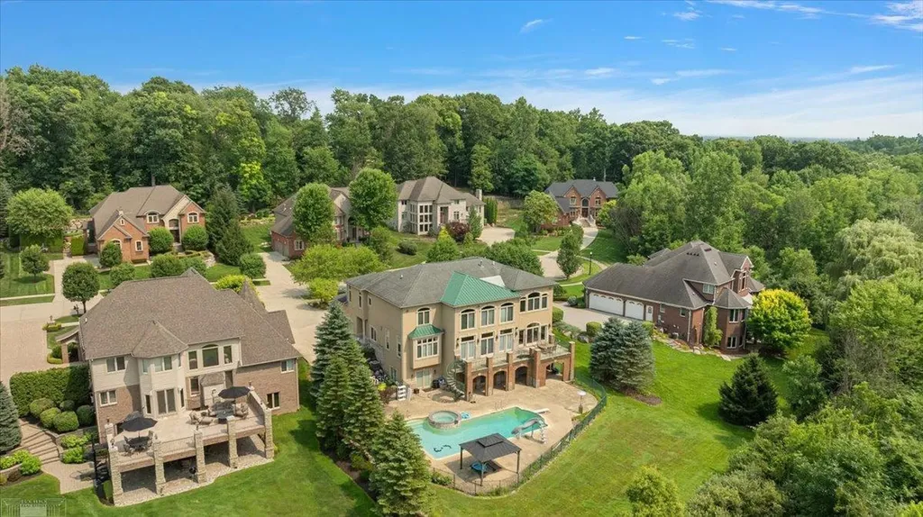 61403 Barclay Drive Washington Township MI 48094
