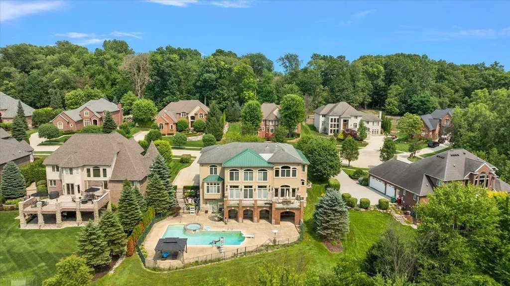 61403 Barclay Drive Washington Township MI 48094