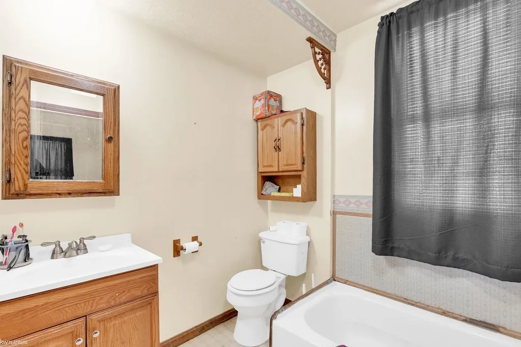 2049 Henry Street Port Huron Charter Township MI 48060