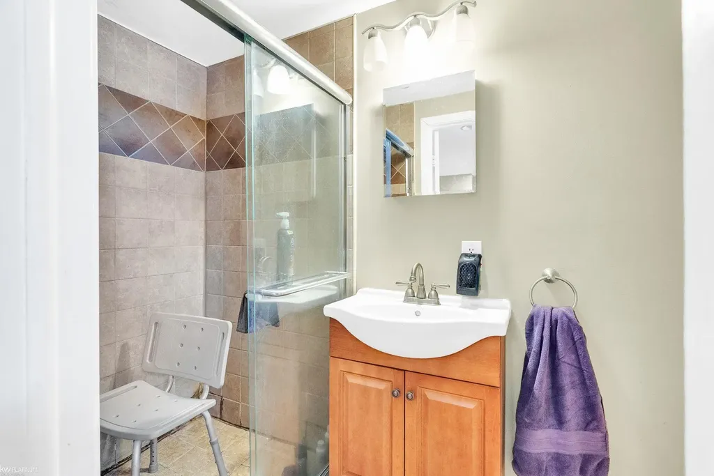 2049 Henry Street Port Huron Charter Township MI 48060