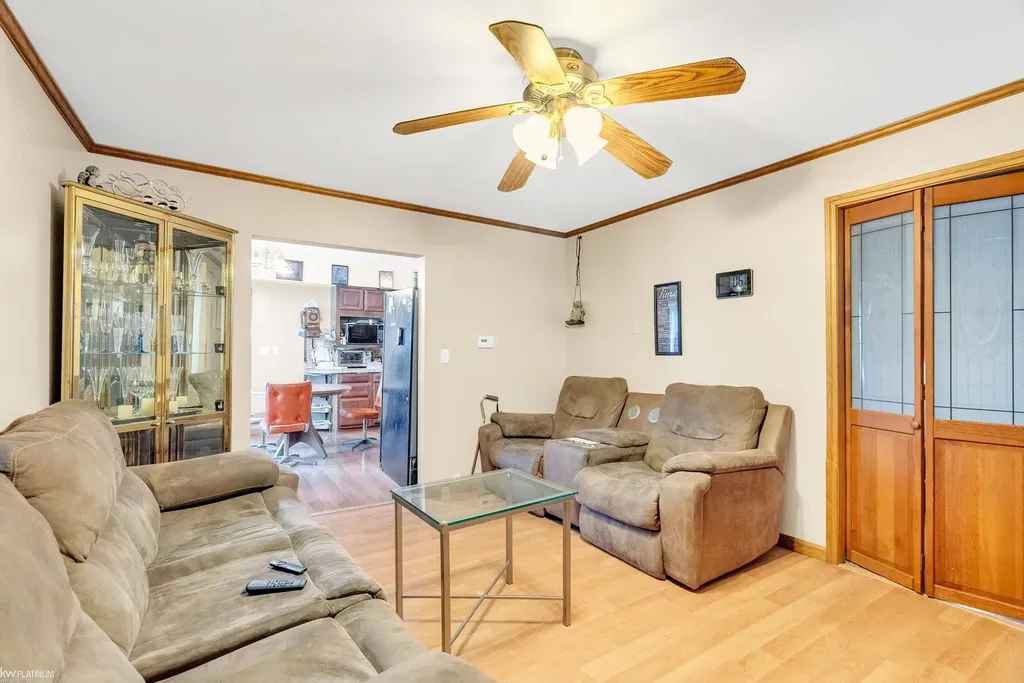 2049 Henry Street Port Huron Charter Township MI 48060