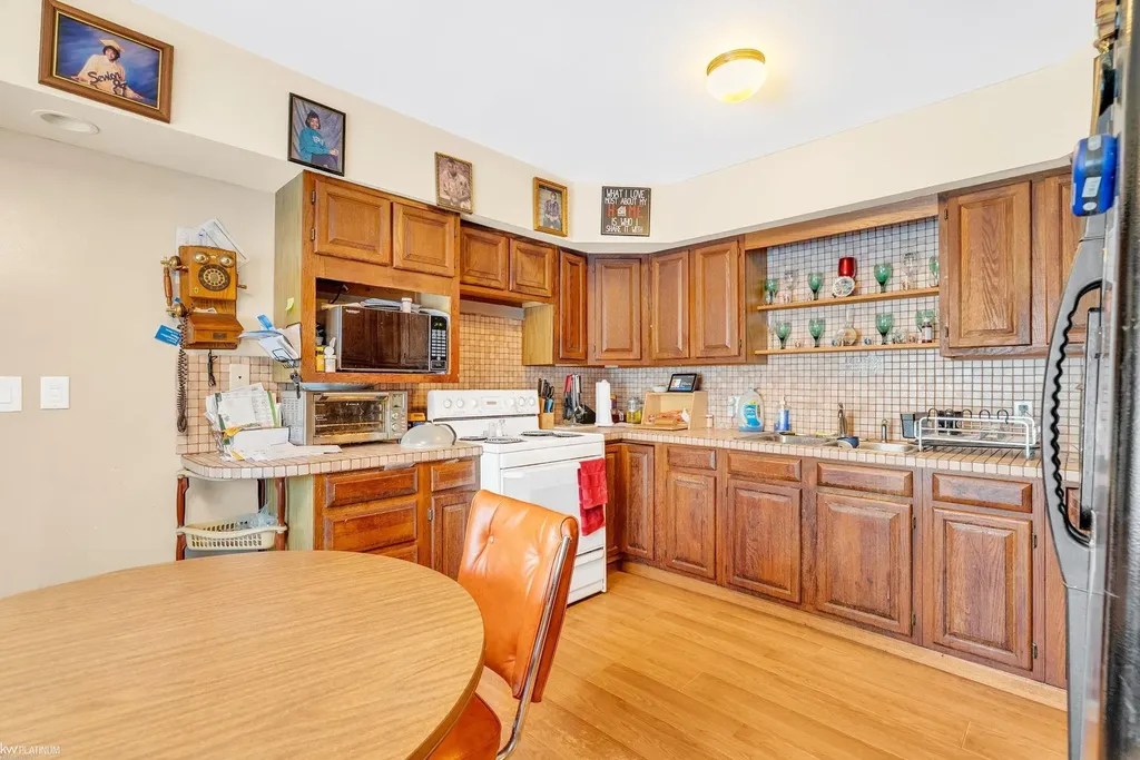 2049 Henry Street Port Huron Charter Township MI 48060
