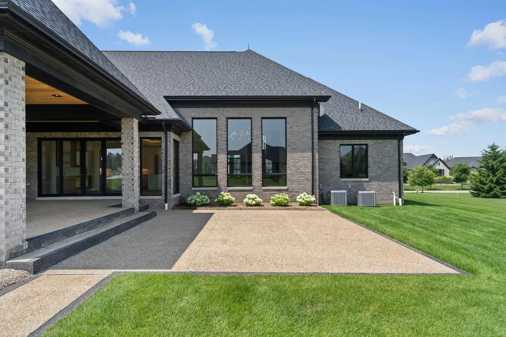 61570 Cotswold Drive Washington Township MI 48094