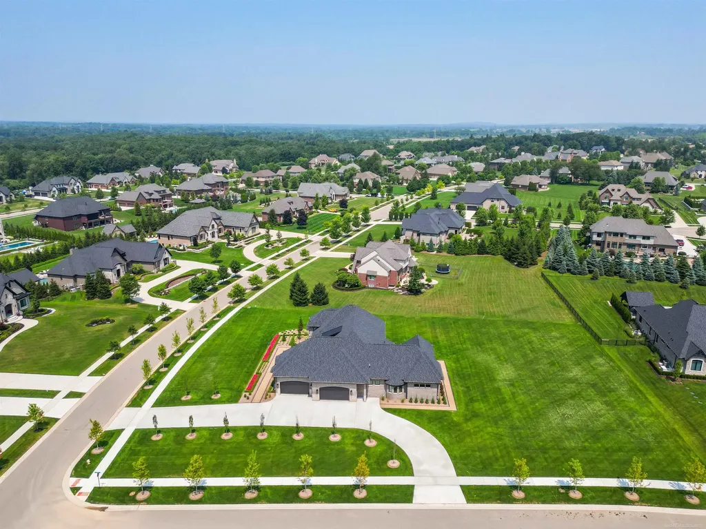 61570 Cotswold Drive Washington Township MI 48094