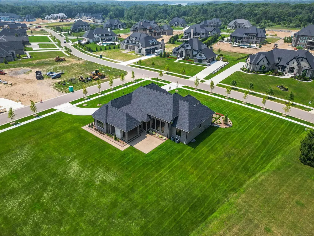 61570 Cotswold Drive Washington Township MI 48094