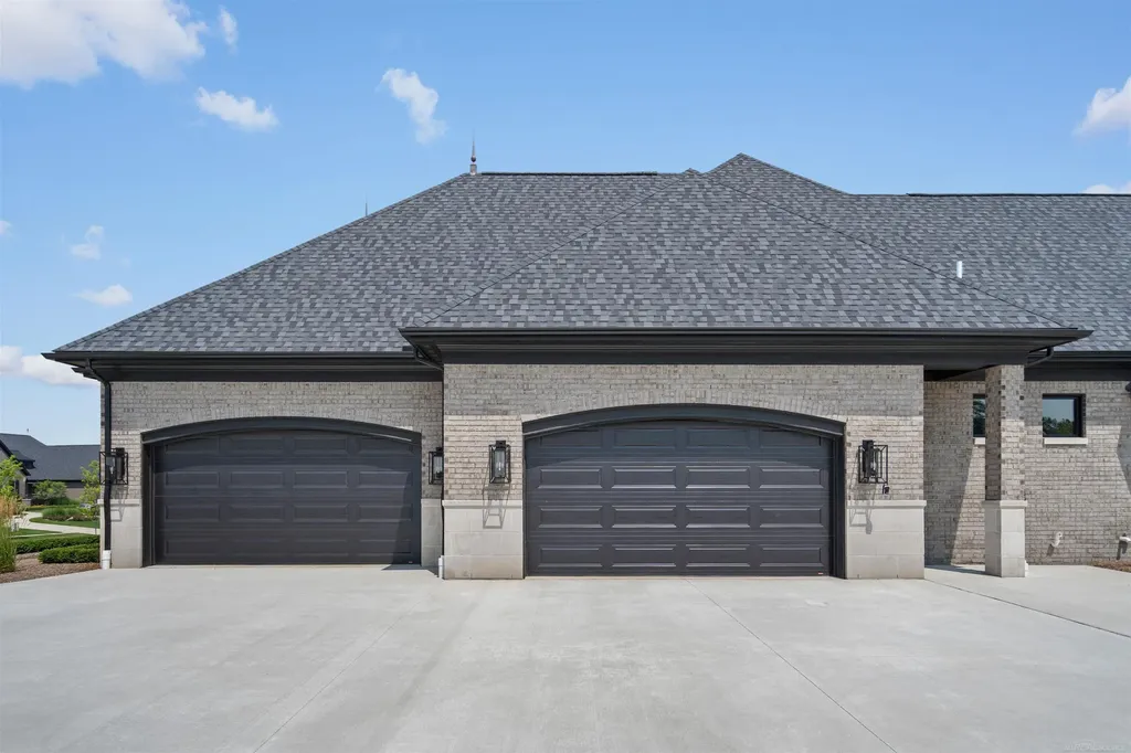 61570 Cotswold Drive Washington Township MI 48094