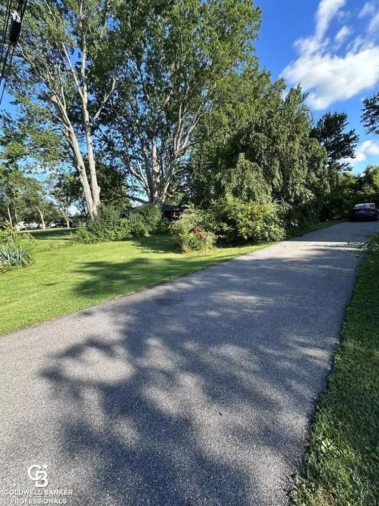 10729 Brandon Road Emmett Village MI 48022