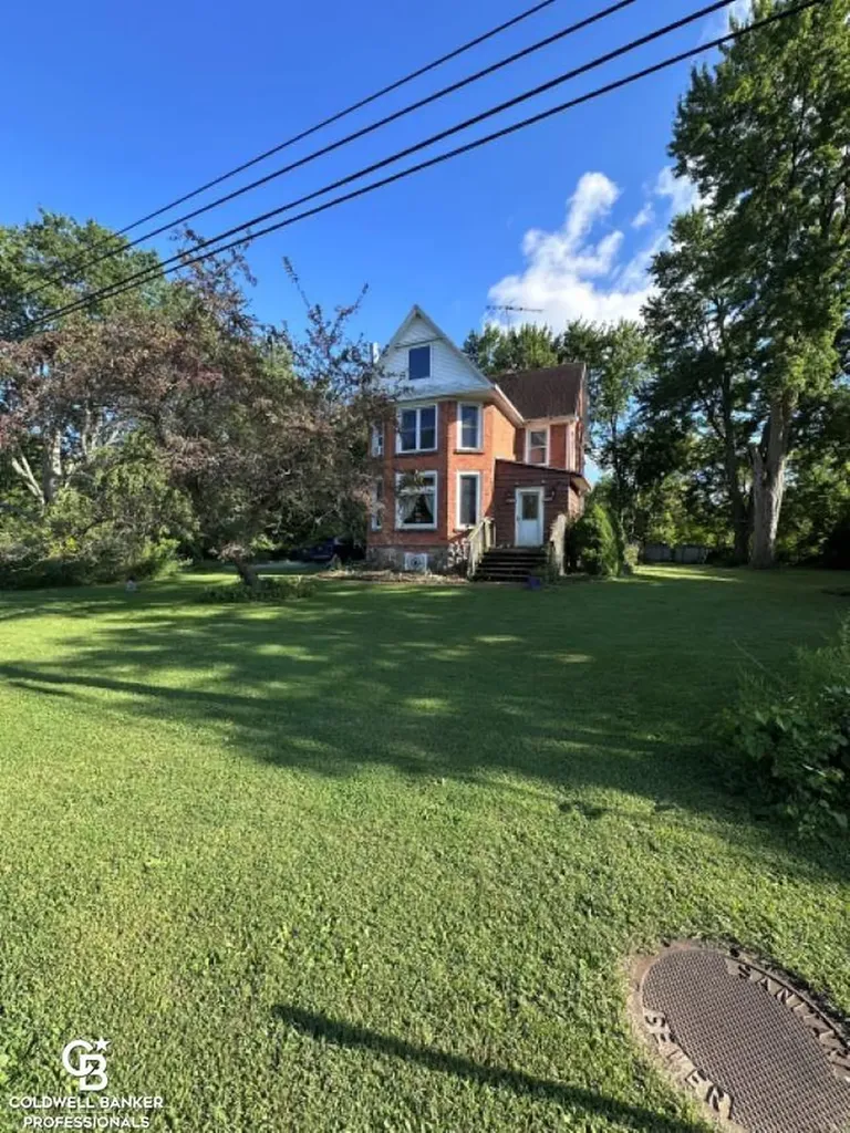 10729 Brandon Road Emmett Village MI 48022