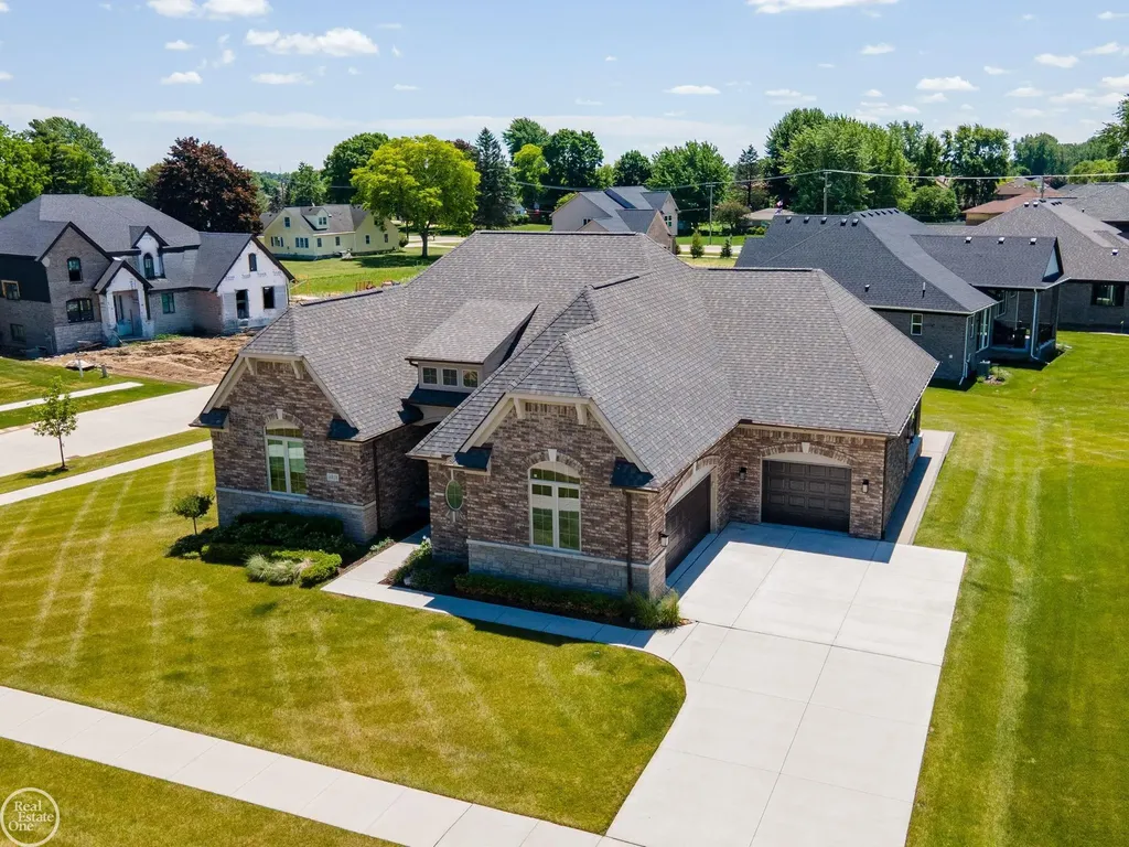 16818 Glenhurst Drive Macomb Township MI 48044