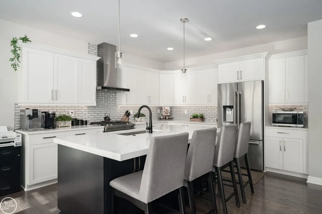 16818 Glenhurst Drive Macomb Township MI 48044
