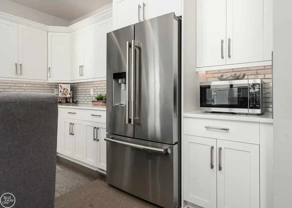 16818 Glenhurst Drive Macomb Township MI 48044