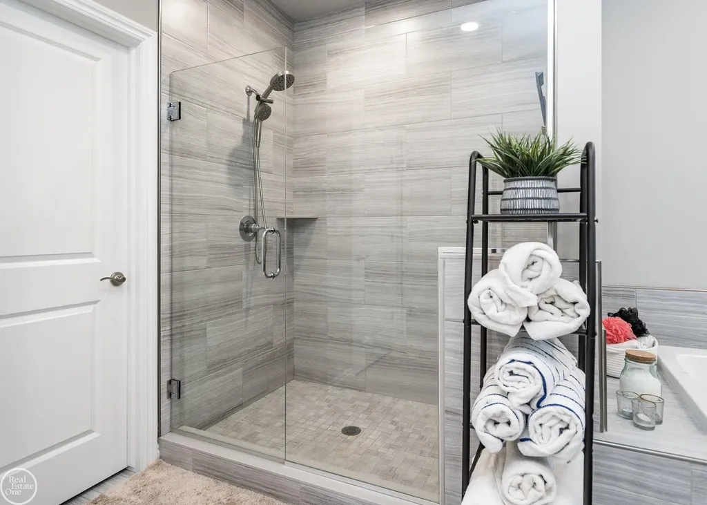 16818 Glenhurst Drive Macomb Township MI 48044