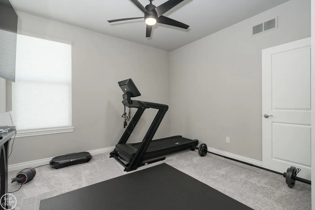 16818 Glenhurst Drive Macomb Township MI 48044