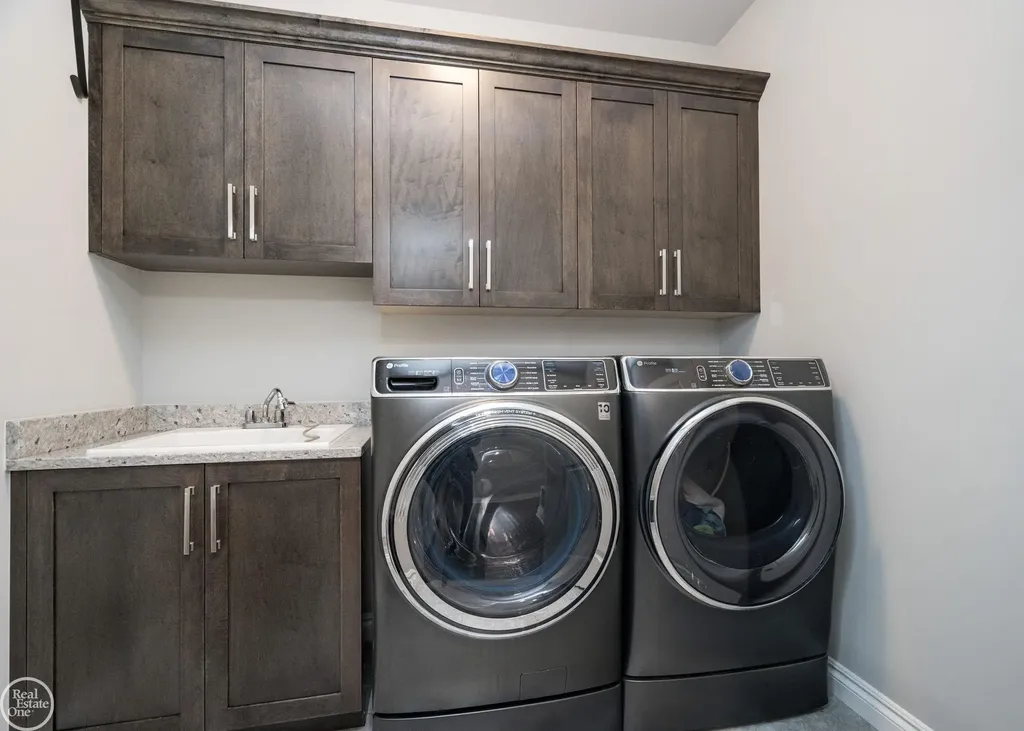 16818 Glenhurst Drive Macomb Township MI 48044