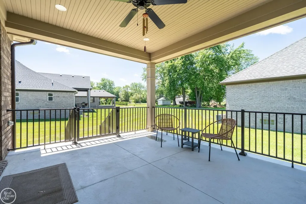 16818 Glenhurst Drive Macomb Township MI 48044