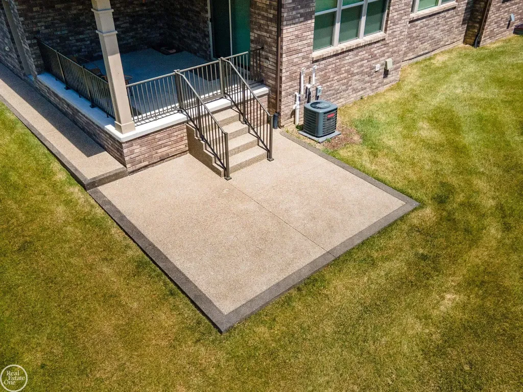 16818 Glenhurst Drive Macomb Township MI 48044