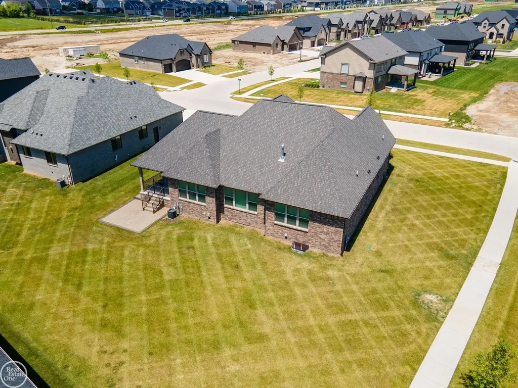 16818 Glenhurst Drive Macomb Township MI 48044