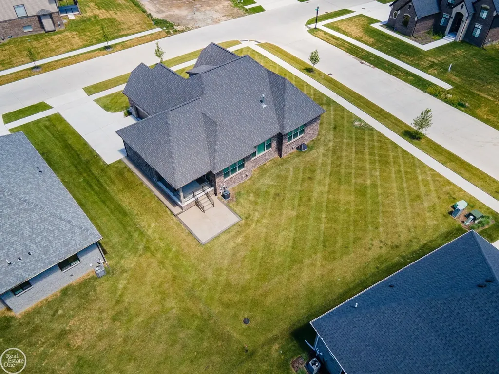 16818 Glenhurst Drive Macomb Township MI 48044