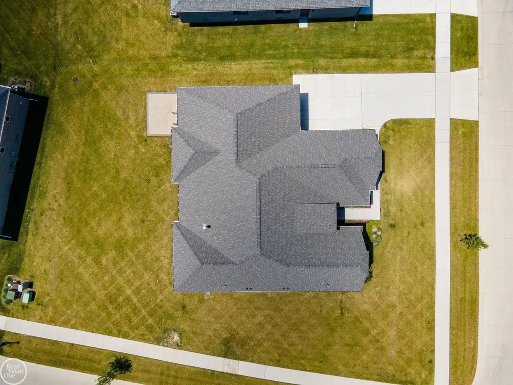16818 Glenhurst Drive Macomb Township MI 48044