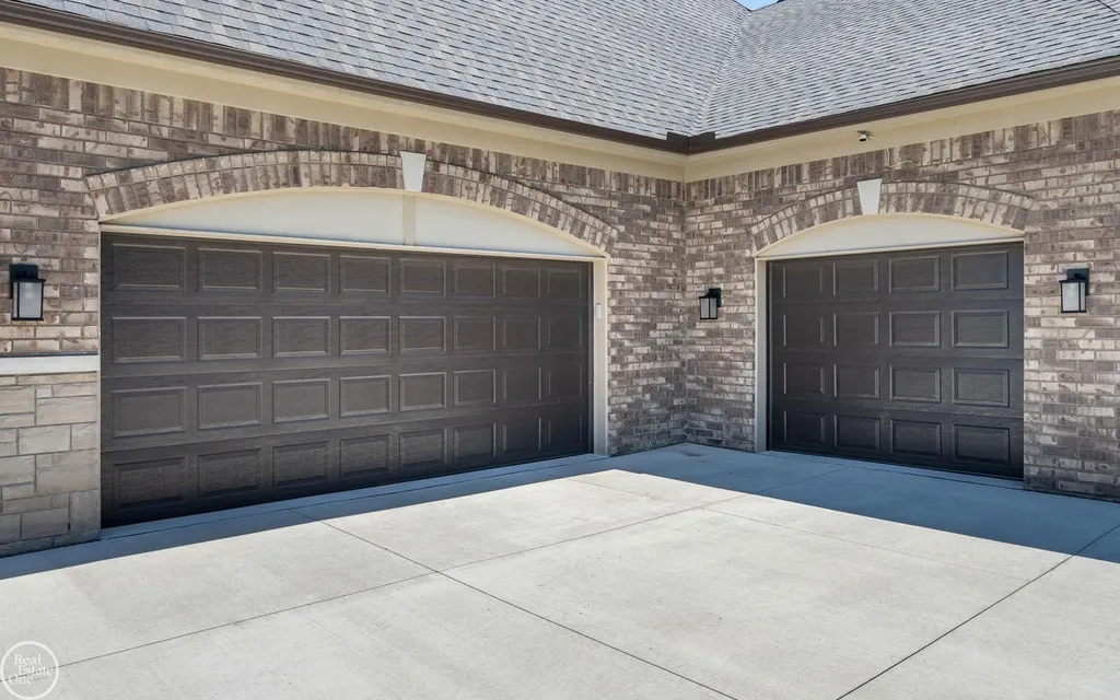 16818 Glenhurst Drive Macomb Township MI 48044