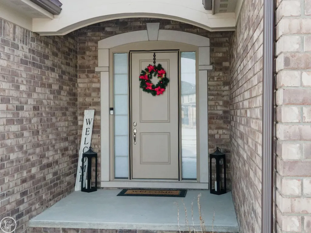 16818 Glenhurst Drive Macomb Township MI 48044